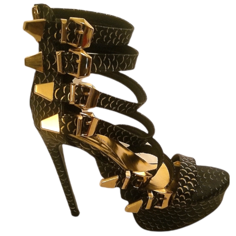 QUEEN CHATEAU HIGH HEELS SHOES